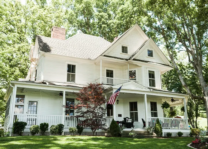 Oak Hill On Love Lane Bed And Breakfast Inn
