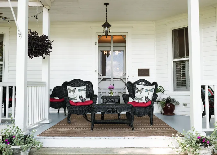 Oak Hill On Love Lane Bed And Breakfast Inn